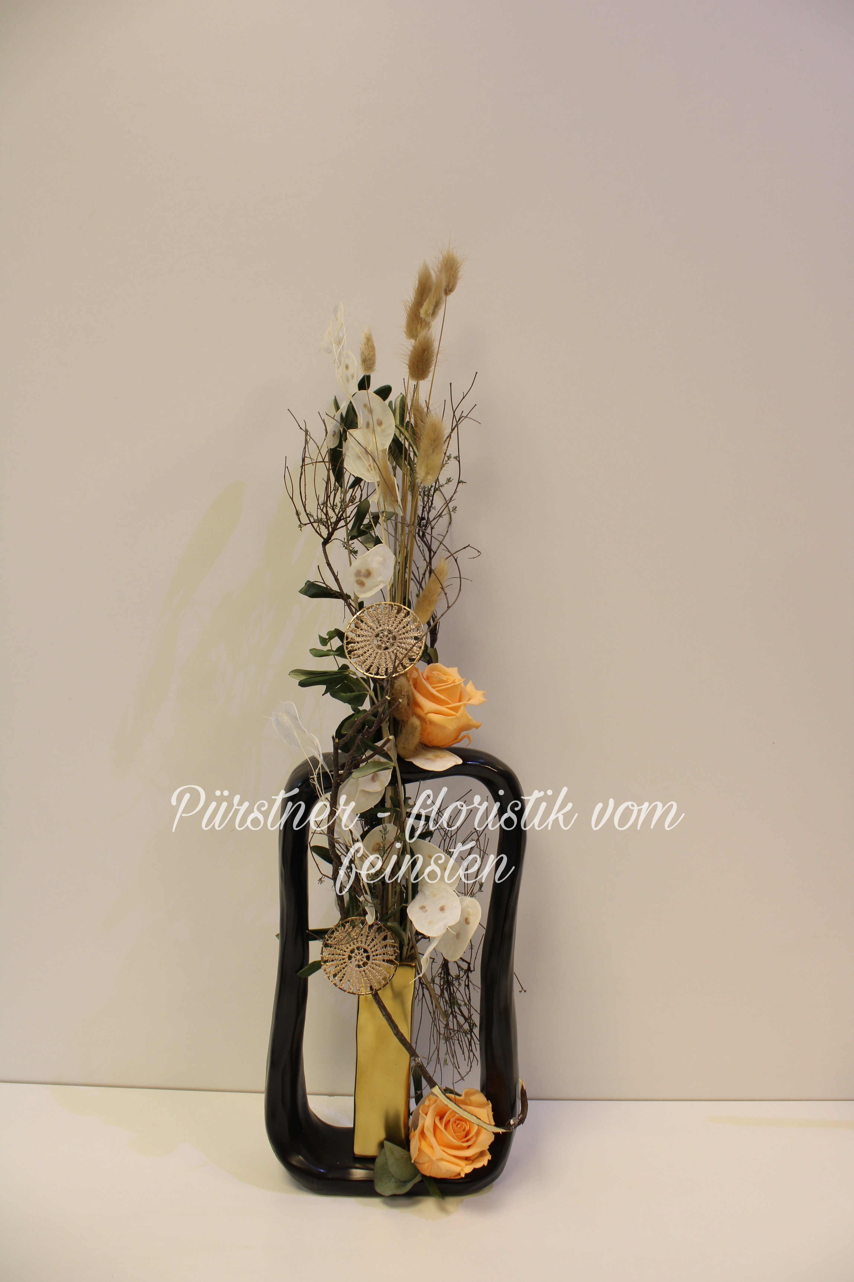 Wohnaccessoires mit Blumendekor